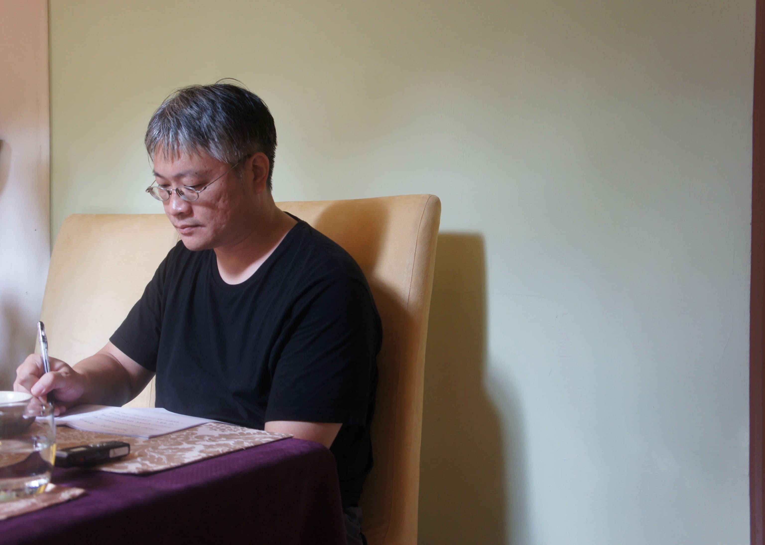 퉁 웨이거 작가 사진